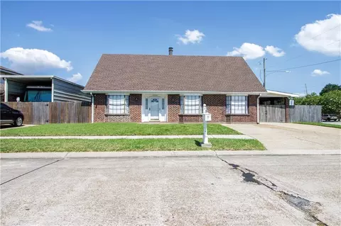 5000 Willowtree Rd, Marrero, LA 70072