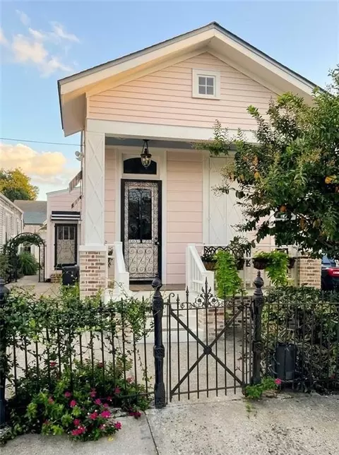 4606 Constance St, New Orleans, LA 70115