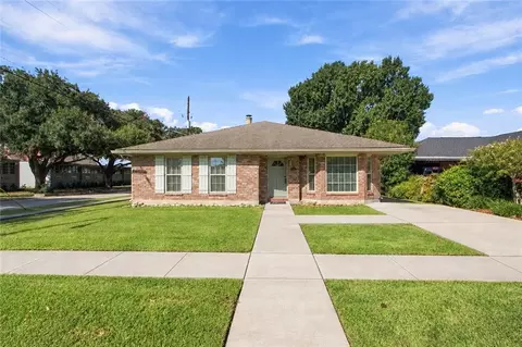 3800 Napoli Dr, Metairie, LA 70002