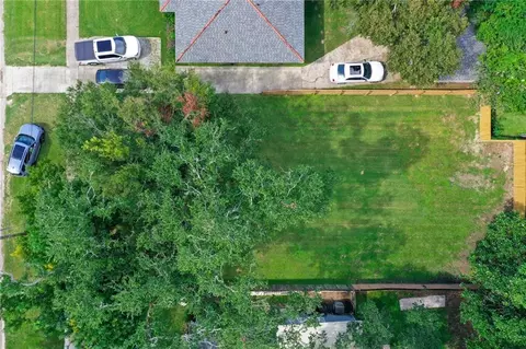 207 Transcontinental Dr, Metairie, LA 70001