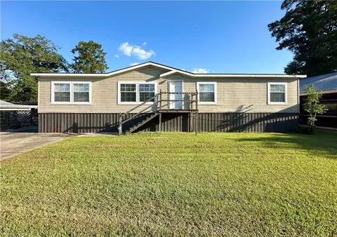 32000 Tetanne Dr, Springfield, LA 70462