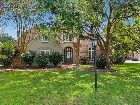 7181 Edgewater Dr, Mandeville, LA 70471 photo 2