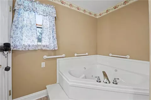 Bath - 22540 Brignac Rd, Robert, LA 70455 photo 2 of 3