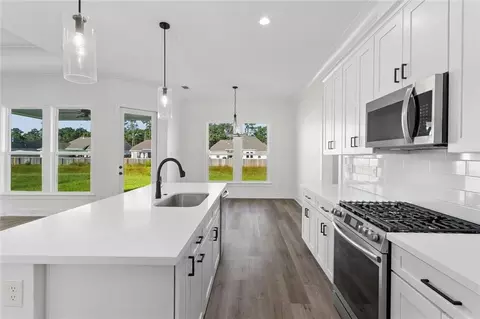 Kitchen - 72629 Robindale Dr, Covington, LA 70435 photo 2 of 2