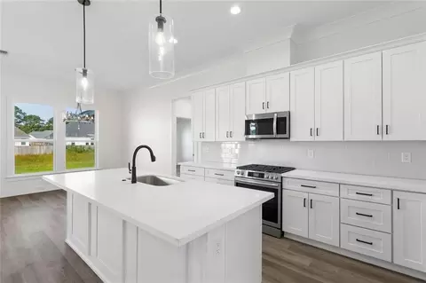 Kitchen - 72629 Robindale Dr, Covington, LA 70435 photo 1 of 2