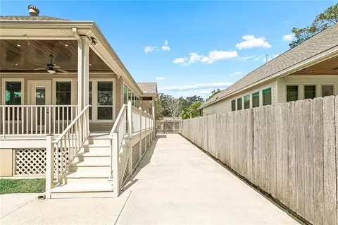 Exterior - 401 Depre St, Mandeville, LA 70448 photo 10 of 10