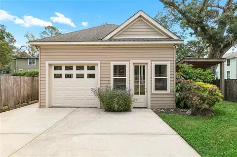 Exterior - 401 Depre St, Mandeville, LA 70448 photo 8 of 10