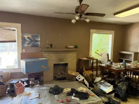 Living - 1003 N 5th St, Monroe, LA 71201 photo 2 of 3