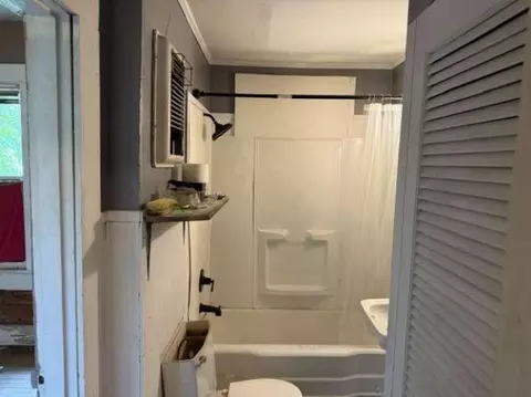 Entry Way - 1003 N 5th St, Monroe, LA 71201 photo 4 of 4