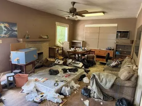 Living - 1003 N 5th St, Monroe, LA 71201 photo 3 of 3