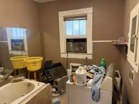 Bath - 1003 N 5th St, Monroe, LA 71201 photo 1 of 3
