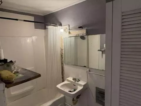 Bath - 1003 N 5th St, Monroe, LA 71201 photo 3 of 3