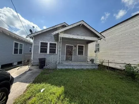 1437 Pauline St, New Orleans, LA 70117