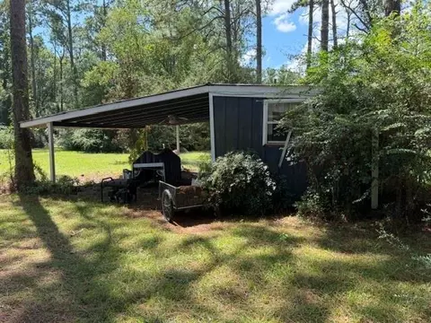 Exterior - 26190 Pine View Dr, Folsom, LA 70437 photo 8 of 11