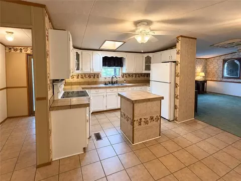 Kitchen - 26190 Pine View Dr, Folsom, LA 70437 photo 1 of 3