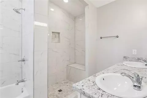 Bath - 203 Avery Dr, Slidell, LA 70461 photo 2 of 3