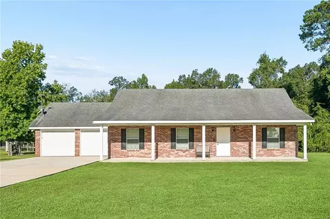 68041 Everard Rd, Pearl River, LA 70452