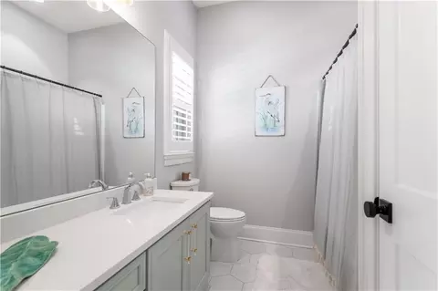 Bath - 514 S Caleb Dr, Slidell, LA 70461 photo 4 of 6