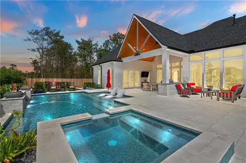 Exterior - 514 S Caleb Dr, Slidell, LA 70461 photo 10 of 12