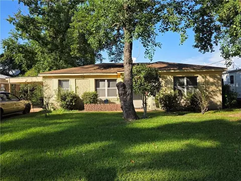 5116 Broadmoor Ct, Alexandria, LA 71301