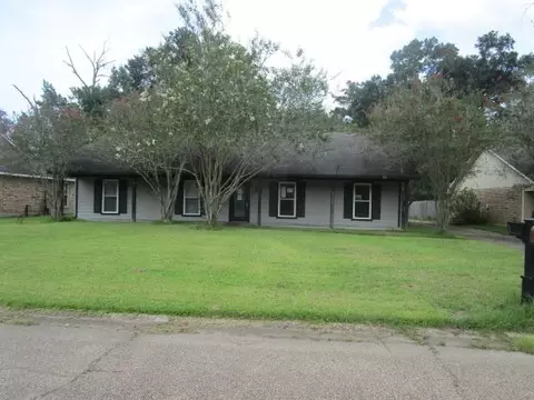 131 Oakwood Dr, Denham Springs, LA 70726