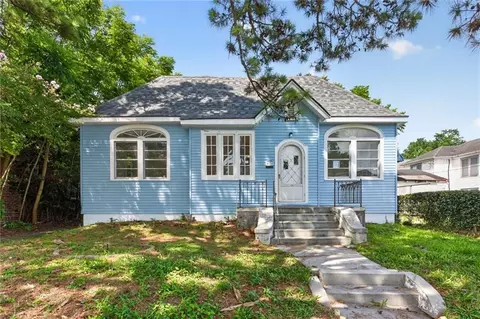 4124 Clermont Dr, New Orleans, LA 70122