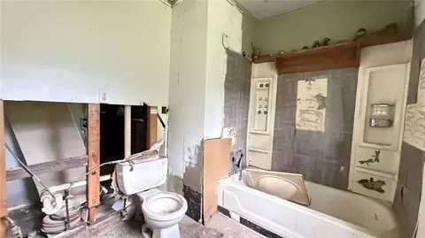 Bath - 14593 Springfield Rd, Walker, LA 70785 photo 1 of 2