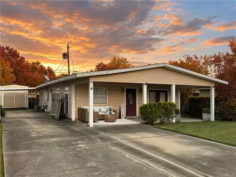 421 Cranberry Dr, Terrytown, LA 70056