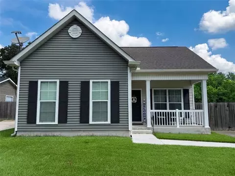 2740 Village Ct, Marrero, LA 70072