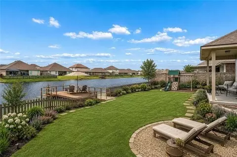 Exterior - 125 E Lake Ct, Slidell, LA 70461 photo 5 of 8