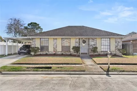 12961 Parlange Dr, New Orleans, LA 70128