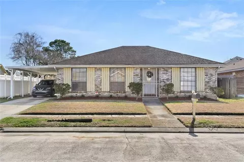 12961 Parlange Dr, New Orleans, LA 70128