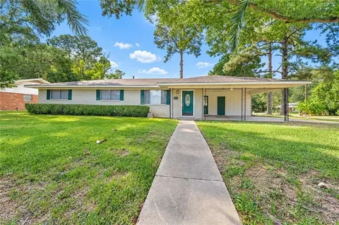 2023 Plantation Dr, Alexandria, LA 71303
