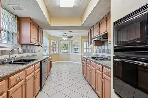 Kitchen - 4029 Platt St, Kenner, LA 70065 photo 2 of 2