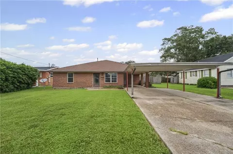 123 Sigma St, Belle Chasse, LA 70037