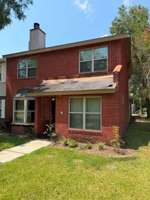 5412 Heatherstone Dr, Baton Rouge, LA 70820