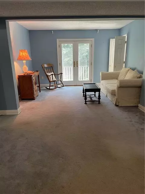 Living - 71091 Dee Ln, Covington, LA 70433 photo 2 of 3
