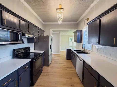 565 S 6th St, Ponchatoula, LA 70454