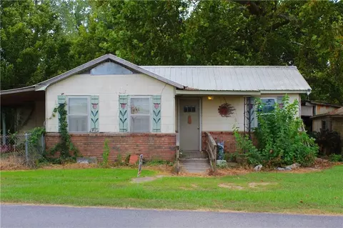 660 Couvillion St, Moreauville, LA 71355