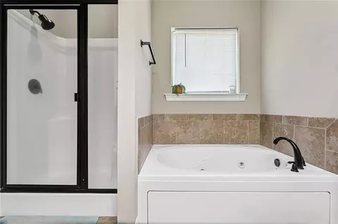 Bath - 1932 Bryce St, Covington, LA 70435 photo 2 of 3