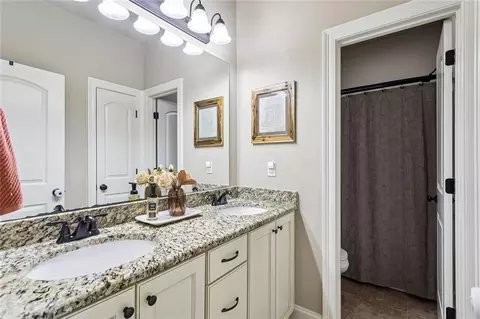 Bath - 1932 Bryce St, Covington, LA 70435 photo 3 of 3