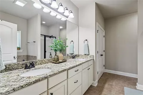 Bath - 1932 Bryce St, Covington, LA 70435 photo 1 of 3
