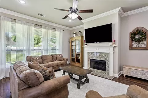 Living - 1932 Bryce St, Covington, LA 70435 photo 1 of 1