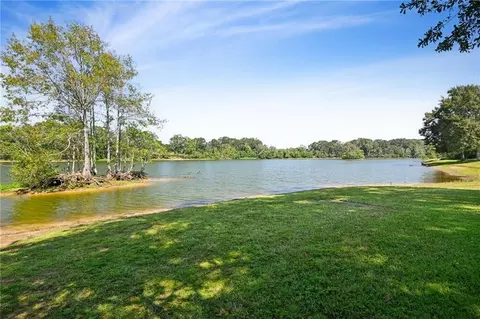 View/Area - 402 Highland Crest Dr, Covington, LA 70435 photo 1 of 6