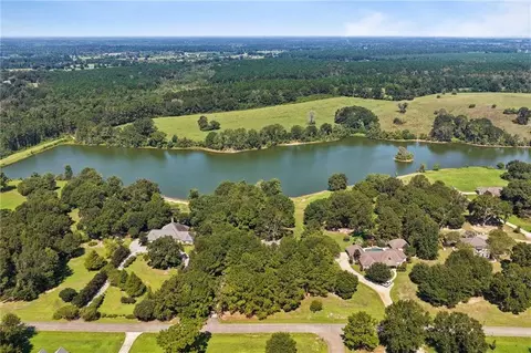 View/Area - 402 Highland Crest Dr, Covington, LA 70435 photo 3 of 6