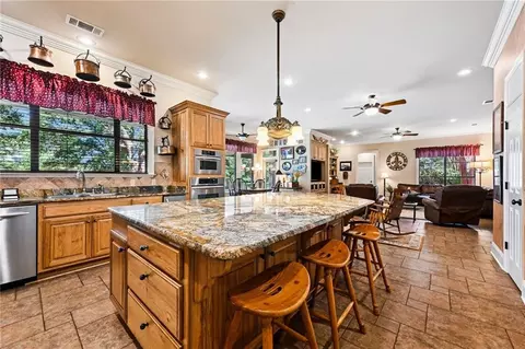 Kitchen - 402 Highland Crest Dr, Covington, LA 70435 photo 1 of 4