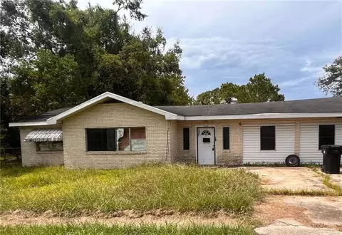 605 Pellerin St, Jeanerette, LA 70544