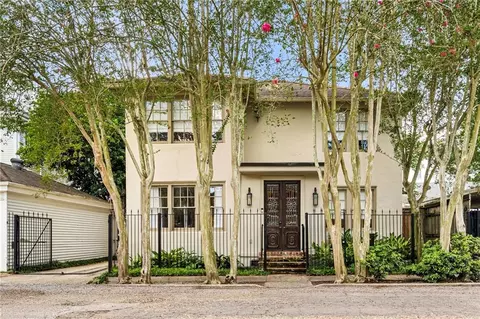 7036 Chestnut St, New Orleans, LA 70118
