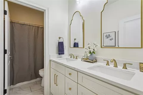 Bath - 72425 Homestead St, Covington, LA 70435 photo 1 of 4