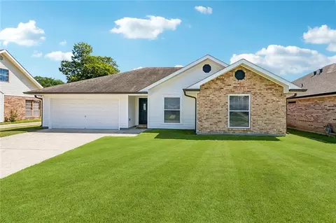 353 Rosedale Dr, Destrehan, LA 70047